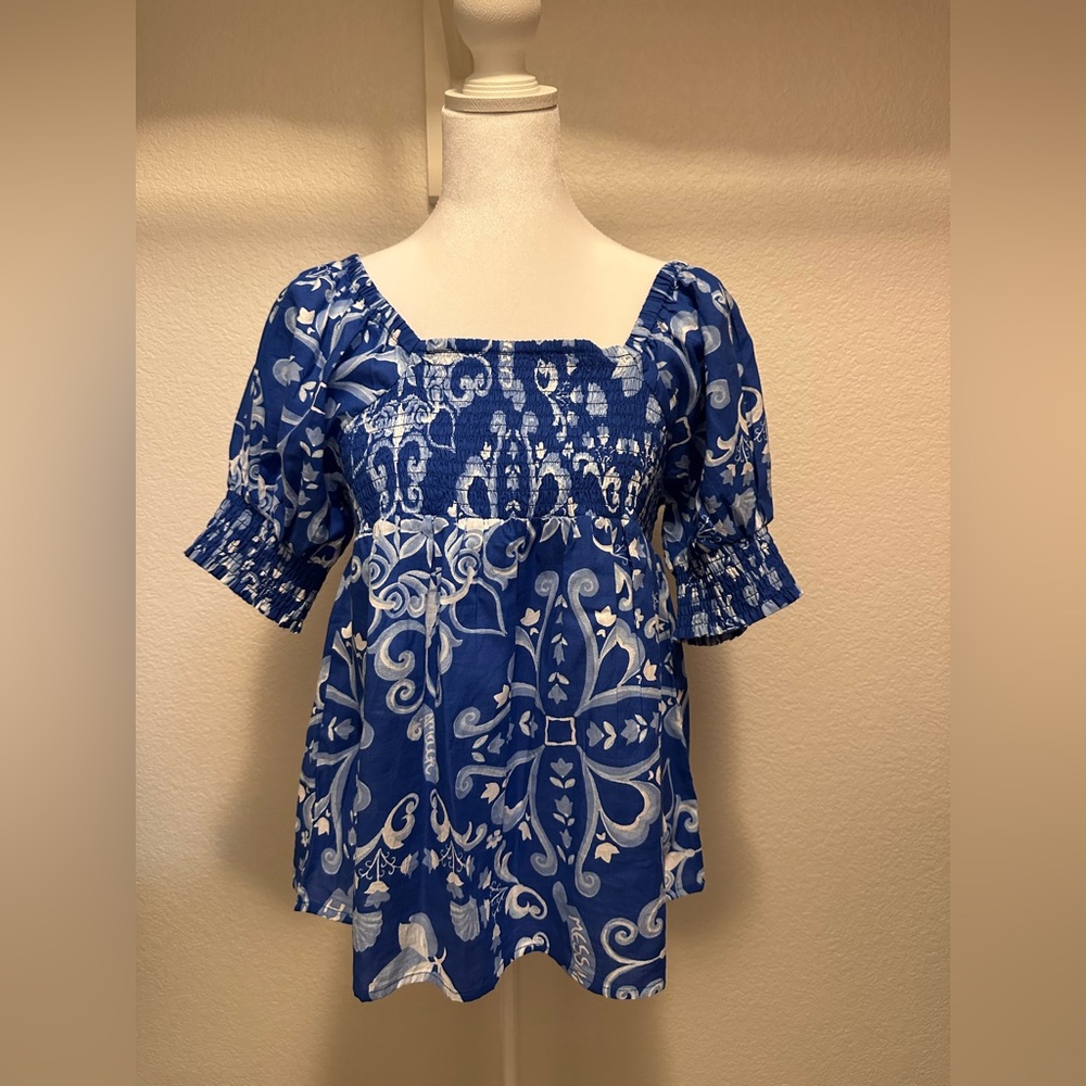 (A) Elegant Blue Patterned Women's Blouse